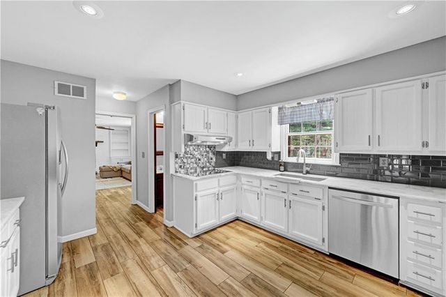 4414 Dunriver Drive SW, Lilburn, GA 30047