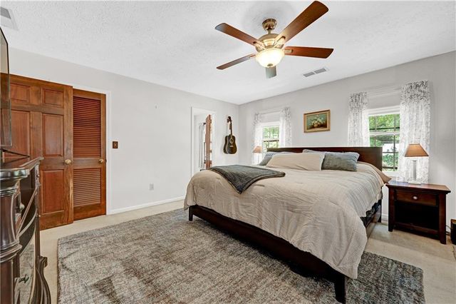 4414 Dunriver Drive SW, Lilburn, GA 30047