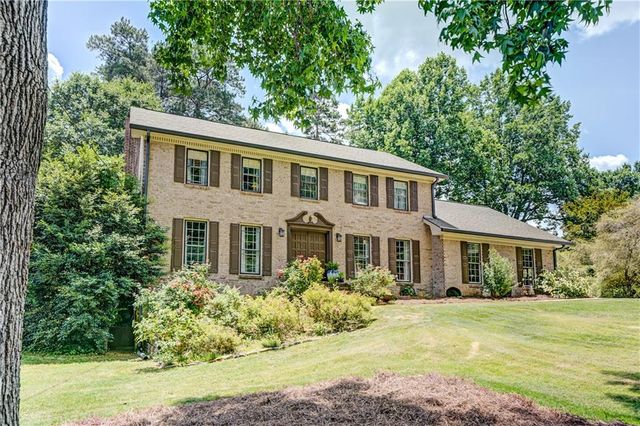 4414 Dunriver Drive SW, Lilburn, GA 30047