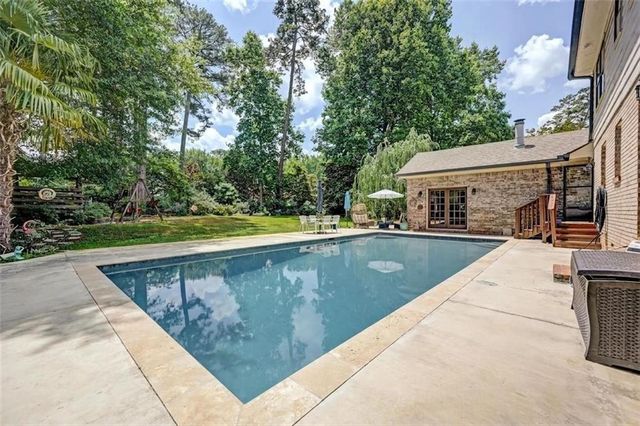 4414 Dunriver Drive SW, Lilburn, GA 30047