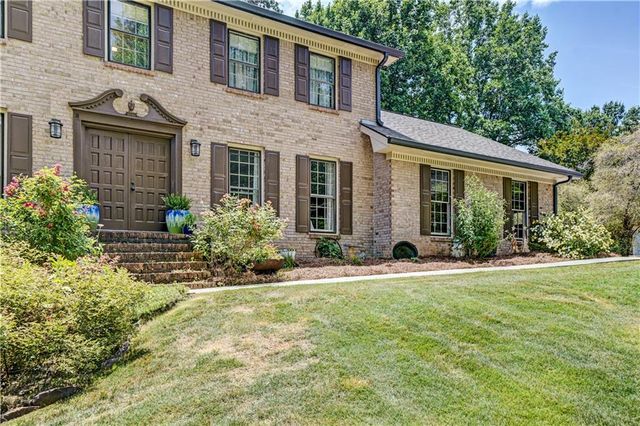 4414 Dunriver Drive SW, Lilburn, GA 30047