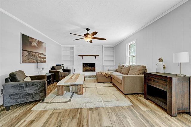 4414 Dunriver Drive SW, Lilburn, GA 30047