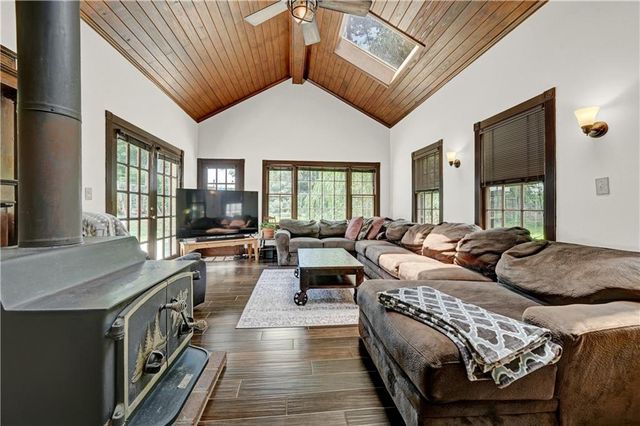 4414 Dunriver Drive SW, Lilburn, GA 30047
