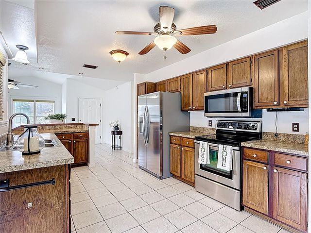 1144 MONROE AVENUE, St Cloud, FL 34769