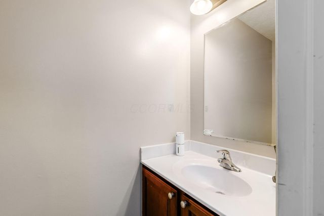 6933 Post Preserve Boulevard, Dublin, OH 43016