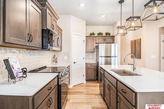 6405 N 169 Street, Omaha, NE 68116