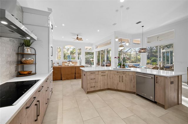 10147 CHERRY HILLS AVENUE CIRCLE, Bradenton, FL 34202