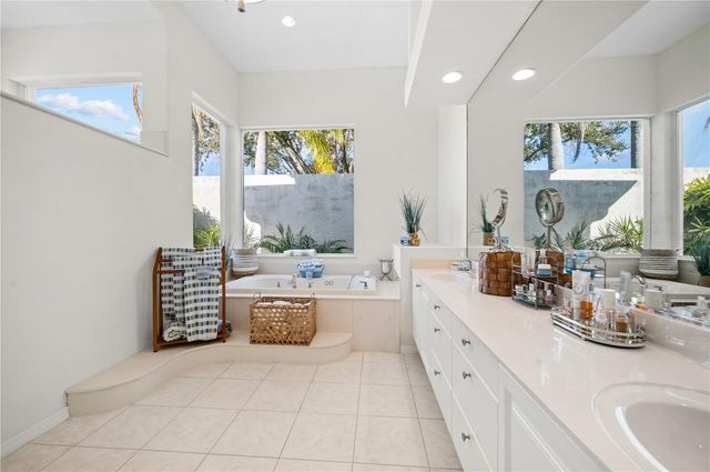 10147 CHERRY HILLS AVENUE CIRCLE, Bradenton, FL 34202