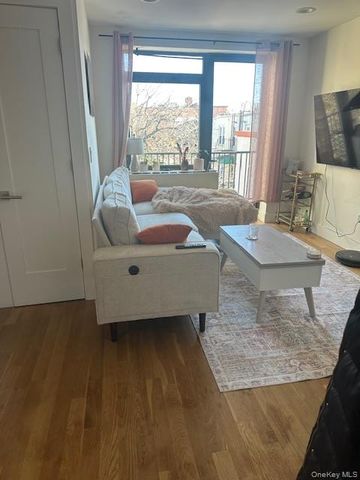 4511 Broadway, Astoria, NY 11103