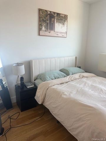 4511 Broadway, Astoria, NY 11103