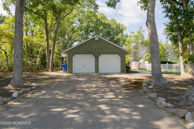 1425 Forecastle Avenue, Manahawkin, NJ 08050