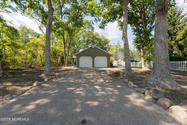 1425 Forecastle Avenue, Manahawkin, NJ 08050