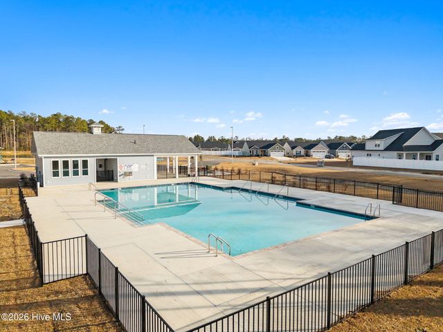 1222 Middle Crest Drive NE, Bolivia, NC 28422