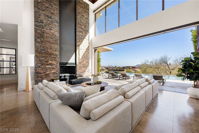 91 Hawk Ridge Drive, Las Vegas, NV 89135