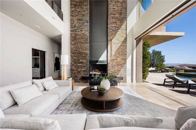 91 Hawk Ridge Drive, Las Vegas, NV 89135