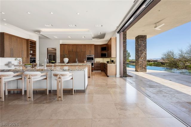 91 Hawk Ridge Drive, Las Vegas, NV 89135