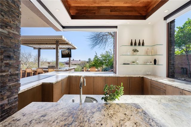 91 Hawk Ridge Drive, Las Vegas, NV 89135