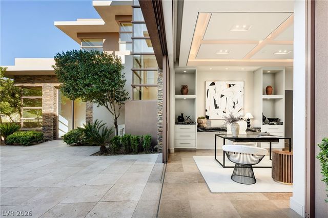 91 Hawk Ridge Drive, Las Vegas, NV 89135