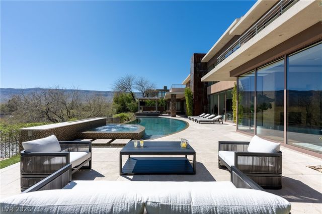 91 Hawk Ridge Drive, Las Vegas, NV 89135