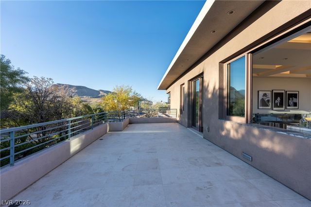 91 Hawk Ridge Drive, Las Vegas, NV 89135