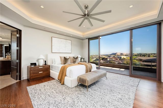 91 Hawk Ridge Drive, Las Vegas, NV 89135