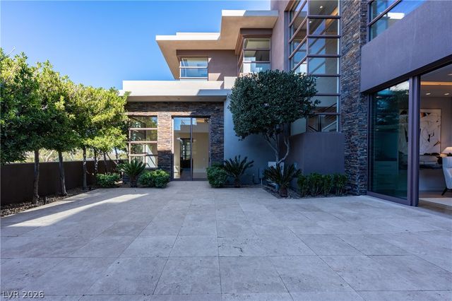 91 Hawk Ridge Drive, Las Vegas, NV 89135