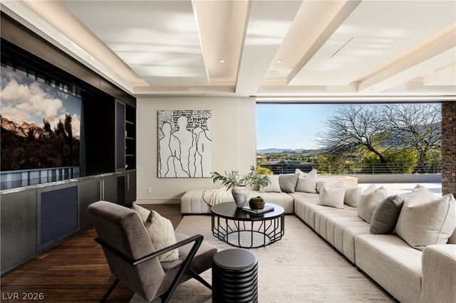 91 Hawk Ridge Drive, Las Vegas, NV 89135