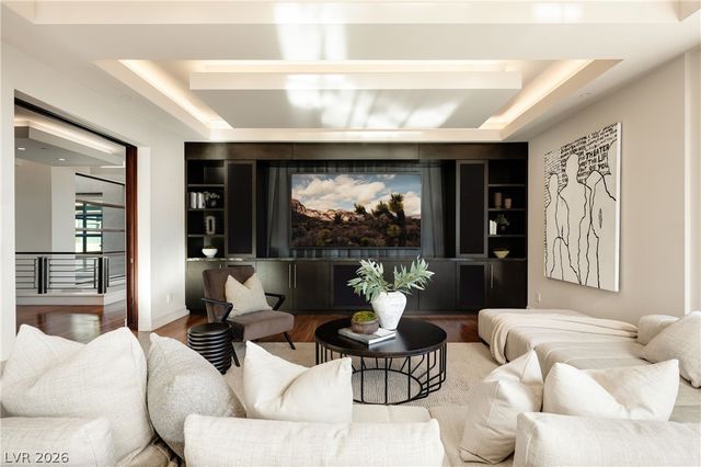 91 Hawk Ridge Drive, Las Vegas, NV 89135