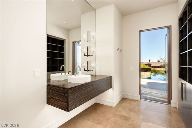 91 Hawk Ridge Drive, Las Vegas, NV 89135