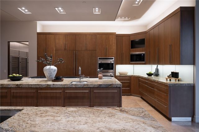 91 Hawk Ridge Drive, Las Vegas, NV 89135