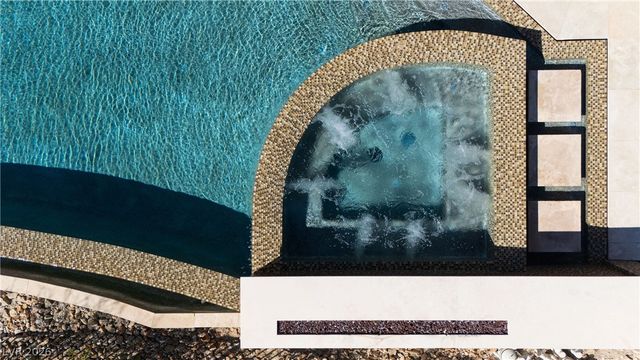 91 Hawk Ridge Drive, Las Vegas, NV 89135