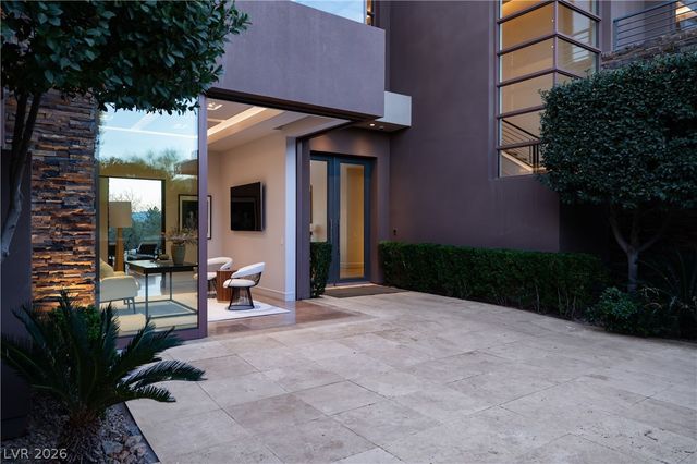 91 Hawk Ridge Drive, Las Vegas, NV 89135