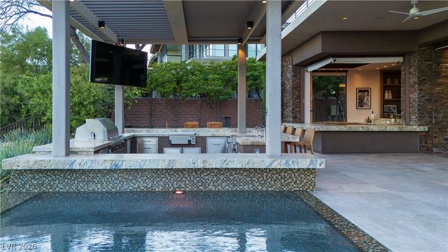 91 Hawk Ridge Drive, Las Vegas, NV 89135