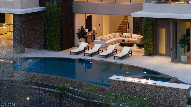 91 Hawk Ridge Drive, Las Vegas, NV 89135