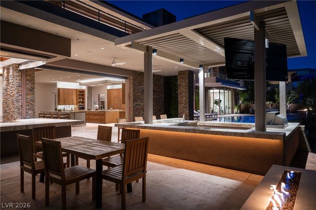 91 Hawk Ridge Drive, Las Vegas, NV 89135