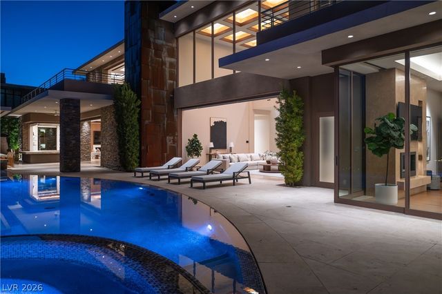 91 Hawk Ridge Drive, Las Vegas, NV 89135