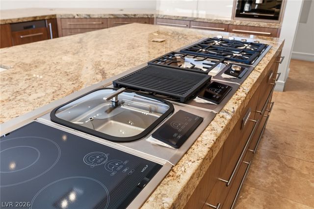 91 Hawk Ridge Drive, Las Vegas, NV 89135