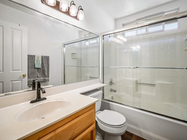 5324 Brandon Dr, Rocklin, CA 95765