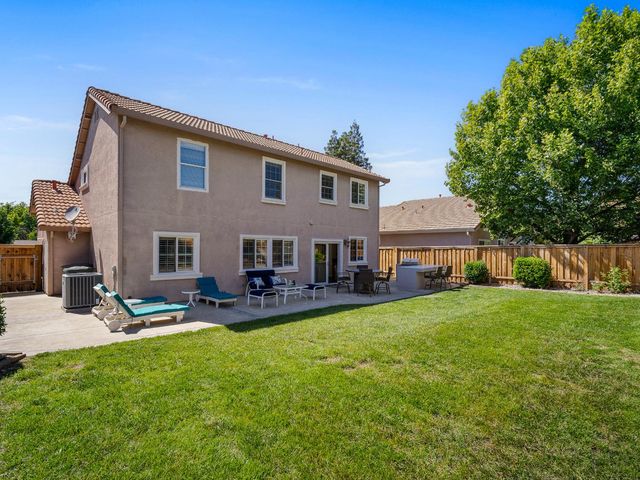 5324 Brandon Dr, Rocklin, CA 95765