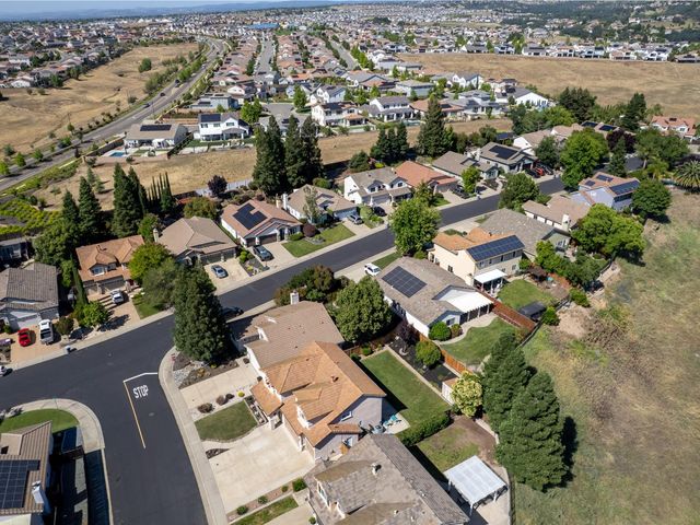 5324 Brandon Dr, Rocklin, CA 95765