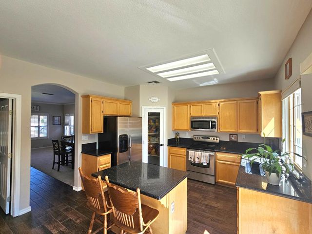 5324 Brandon Dr, Rocklin, CA 95765