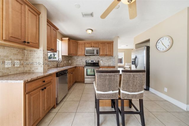 6633 Bayfront Dr, Margate, FL 33063