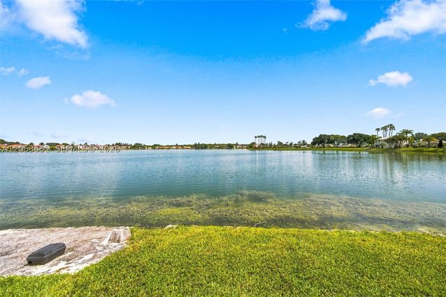 6633 Bayfront Dr, Margate, FL 33063