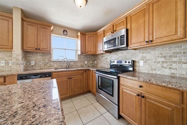 6633 Bayfront Dr, Margate, FL 33063