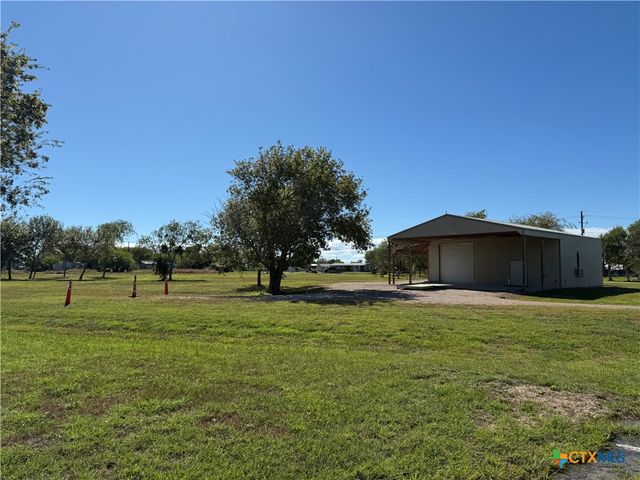 407 Oakland Avenue, Seadrift, TX 77983