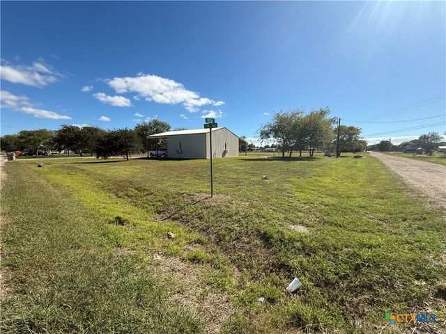 407 Oakland Avenue, Seadrift, TX 77983