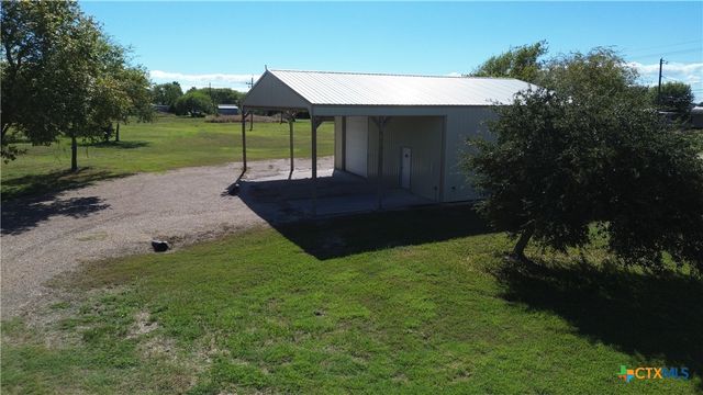 407 Oakland Avenue, Seadrift, TX 77983