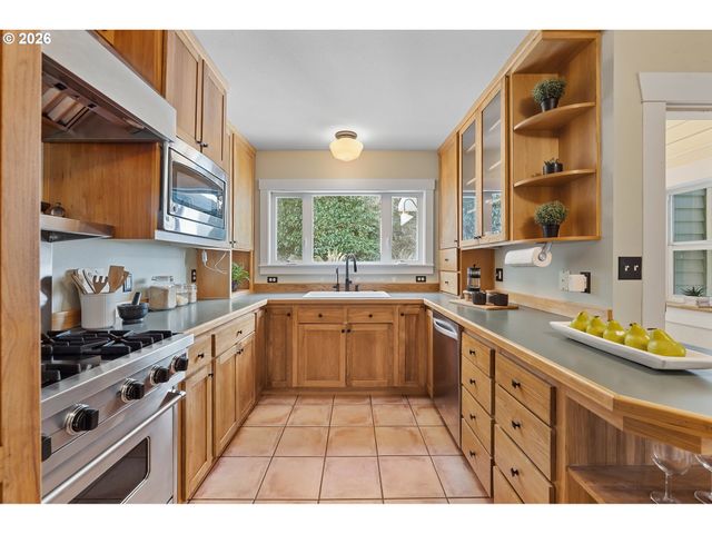 9991 Nw WILARK Ave, Portland, OR 97231