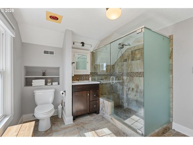 9991 Nw WILARK Ave, Portland, OR 97231