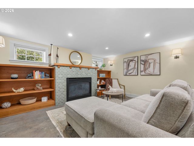 9991 Nw WILARK Ave, Portland, OR 97231